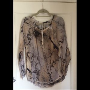 marble print crinkle blouse